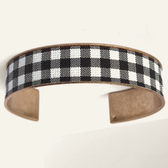 ✌🏼 #1268 Faux Leather Black And White Plaid Cuff Bracelet - Picture 6 of 17